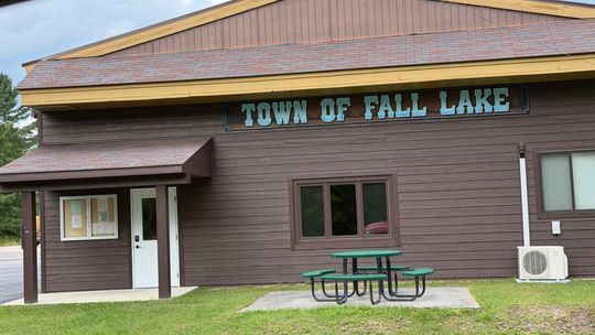 Fall Lake board gets update on Sunset Road project