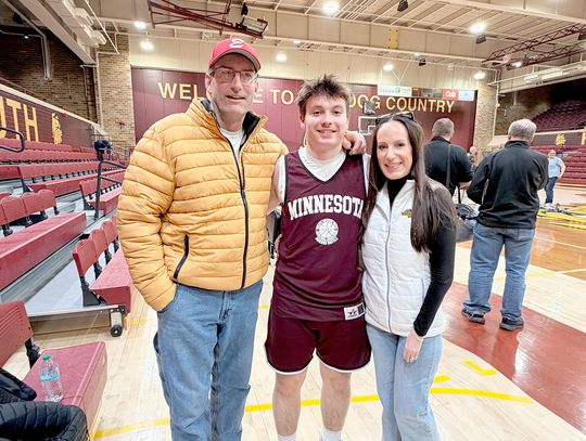 Davies part of winning team in all-star event