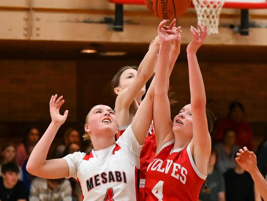 Giants’ giant foils Ely girls Giants’ giant foils Ely girls