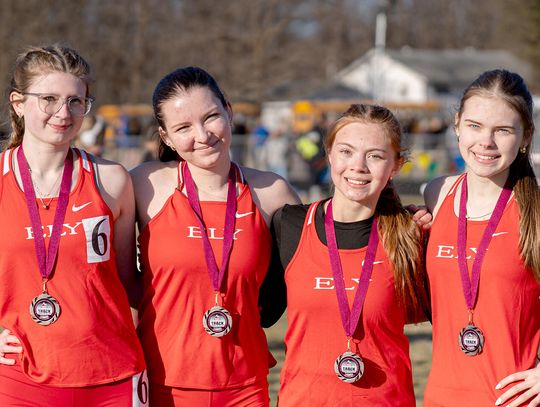 Udovich dominates in debut