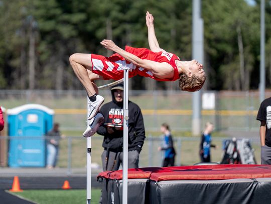 Versatile seniors finish at sections