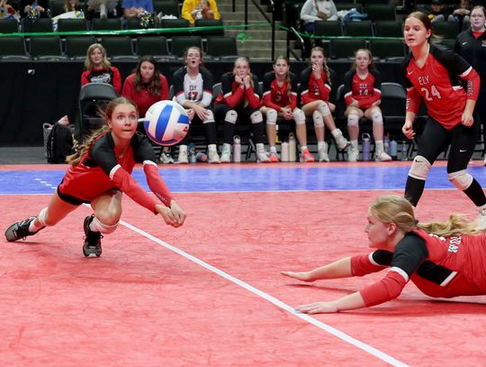 Volleyball team falls in State quarterfinal