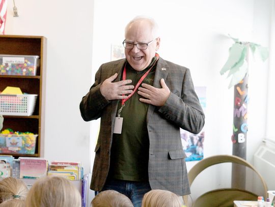 Walz abandons re-elect bid