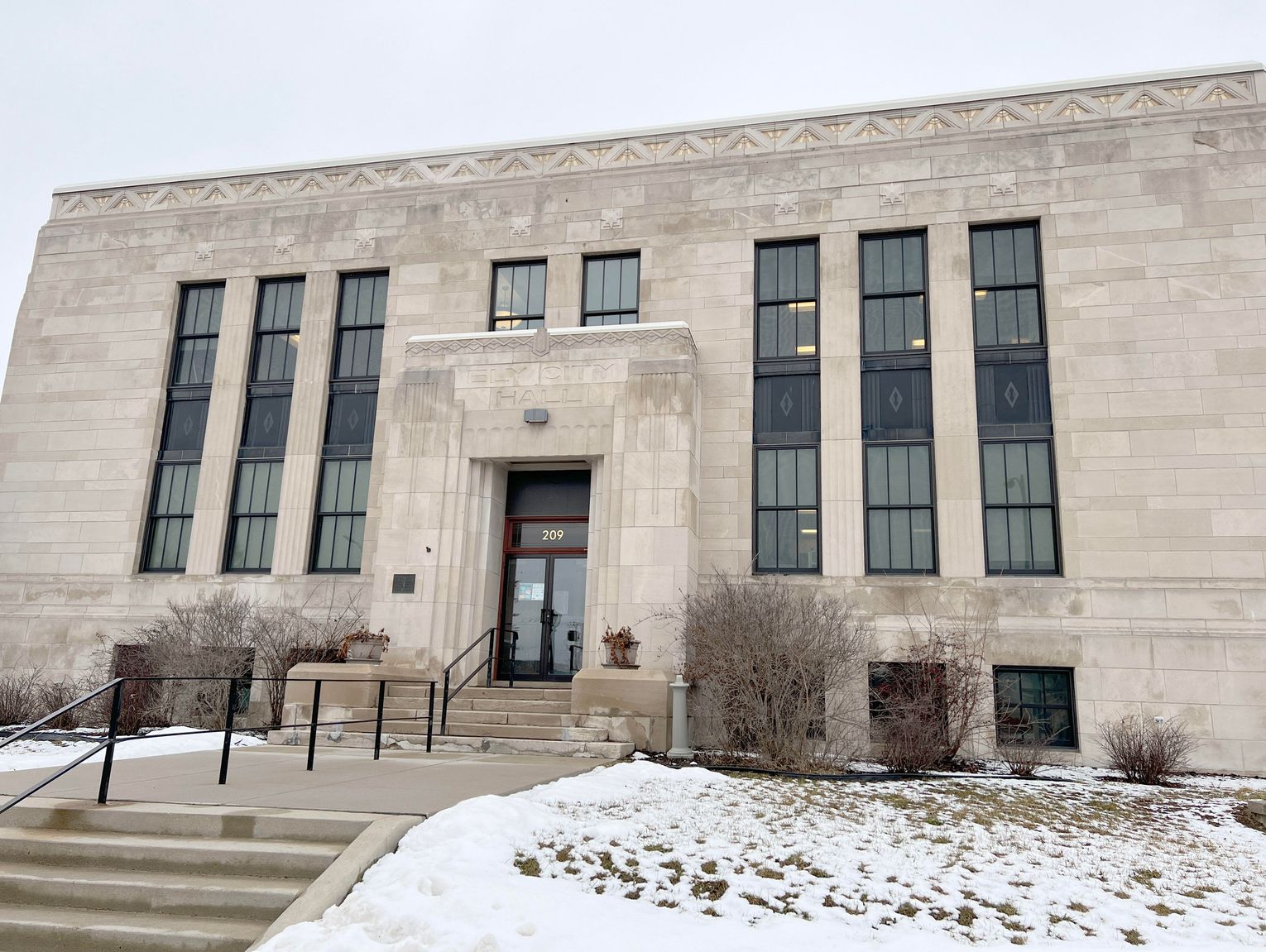 Council makes quick work