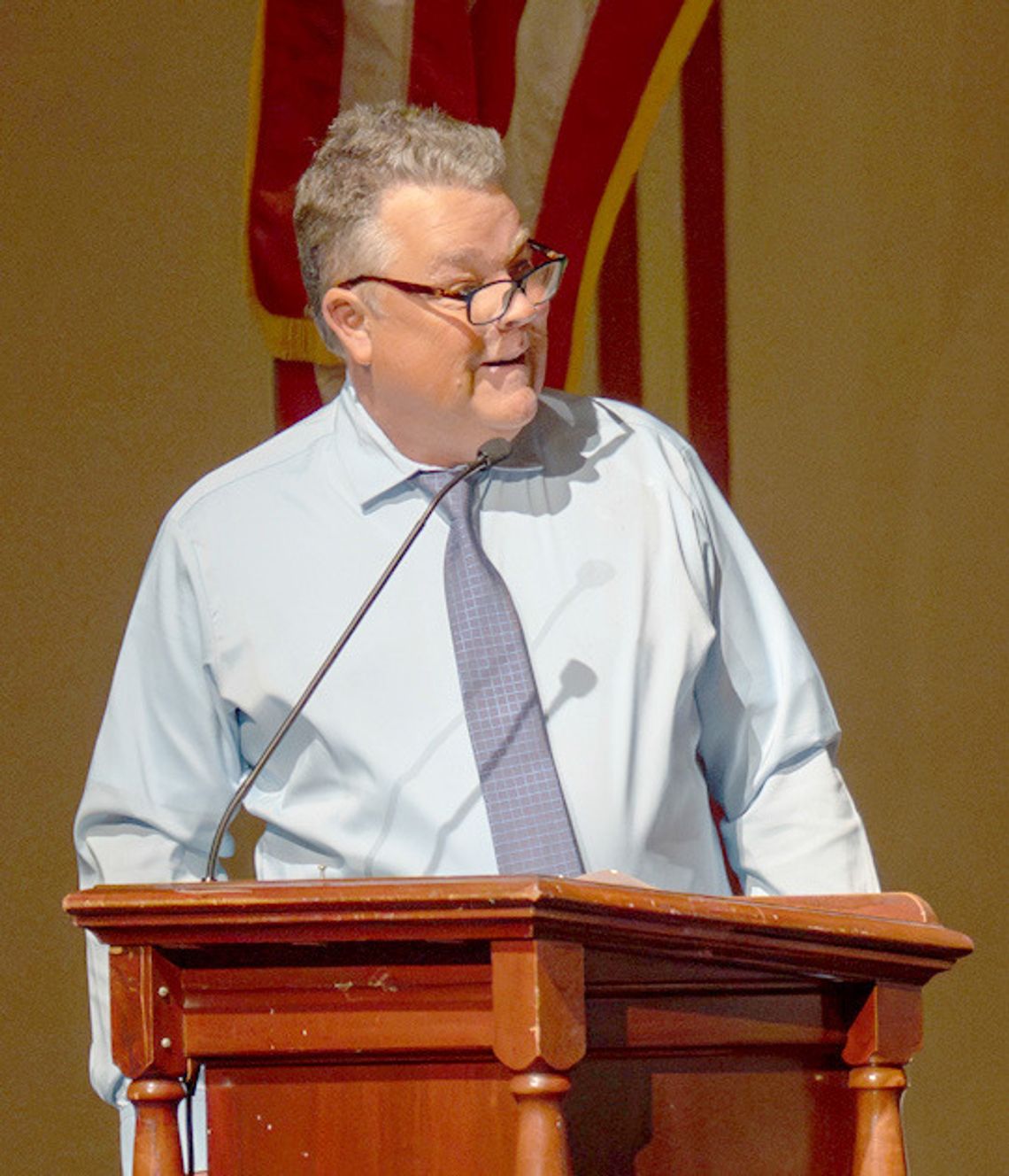 Echo editor gives commencement speech at Ely Memorial High School