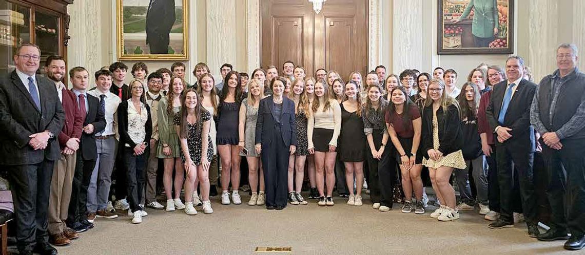 Ely High School seniors meet with Senator Klobuchar in Washington Ely High School seniors meet with Senator Klobuchar in Washington