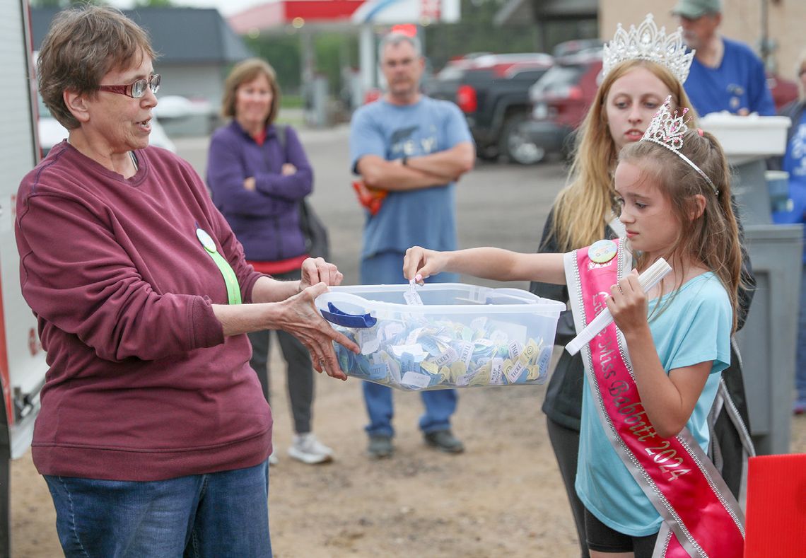 Picking a winner out of the bin was Little Miss Babbitt Queen Charlotte Pagel